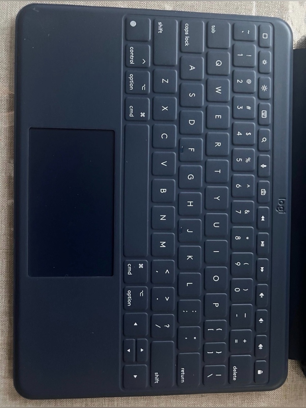 Logitech Rugged Combo 3 Touch iPad Keyboard Case - Picture 6 of 6